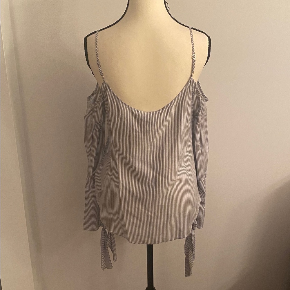 NWT BCBGMAXAZRIA XS Sudbee  off shoulder top - Picture 6 of 9